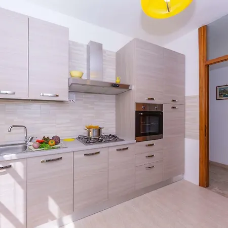 Daire Sant' Agata Apt. 01 *