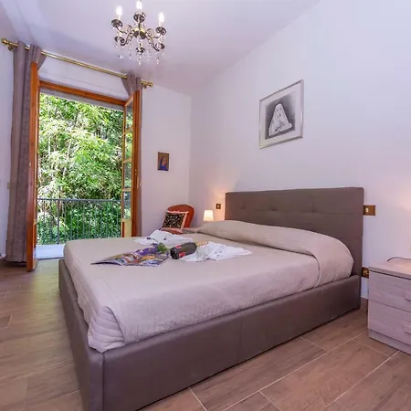 Daire Sant' Agata Apt. 01 Carlazzo